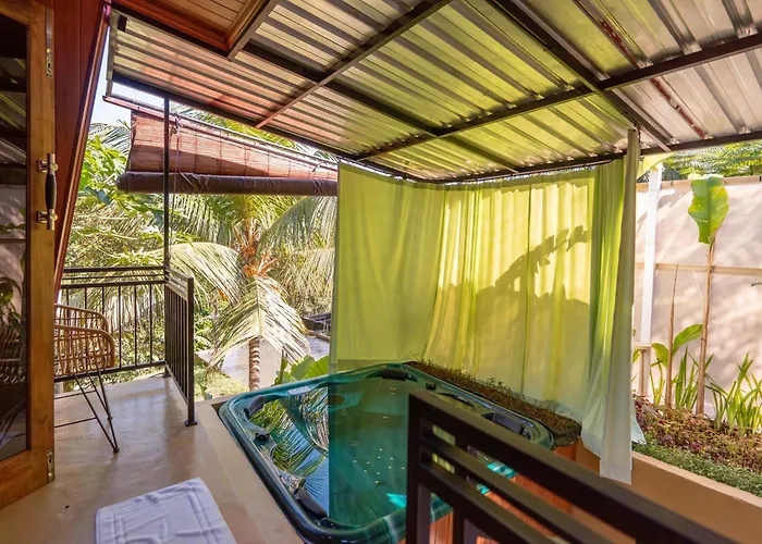 Oasis Retreats Selemadeg (Bali)